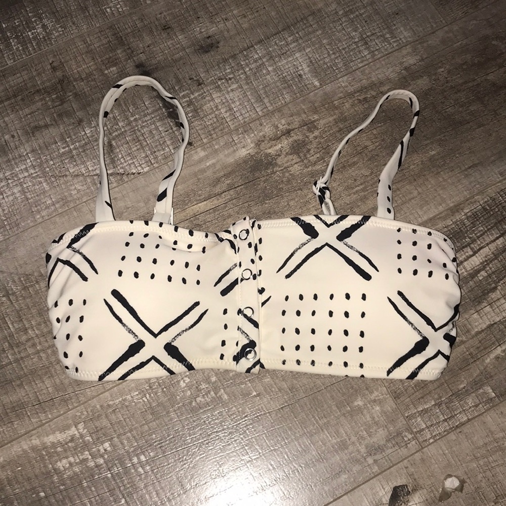 Black and white bikini top